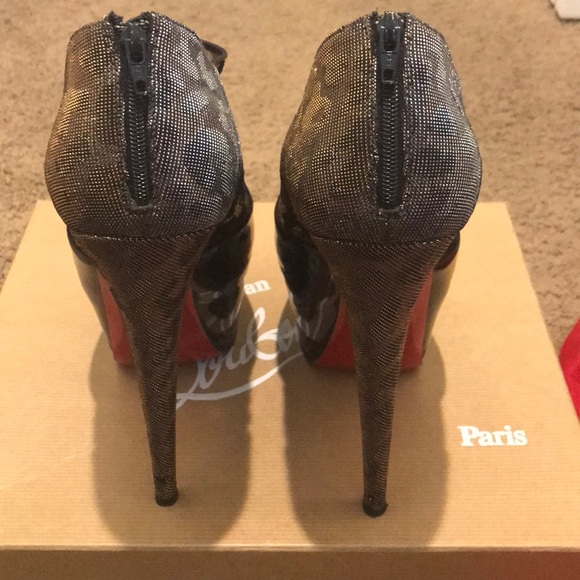 Christian Louboutin: Aeronotoc Patent Leather/Lace Leopard/Lane Booties - Picture 3 of 7